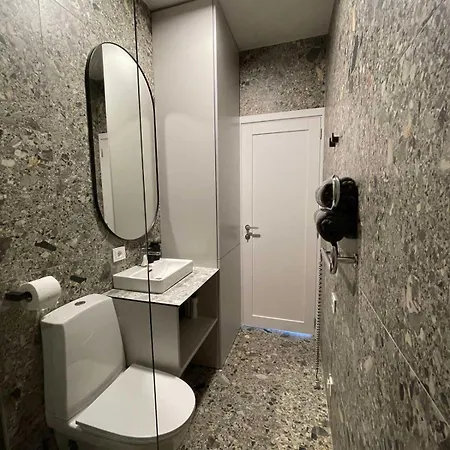 Mano Jura - Namelis Ant Vandens